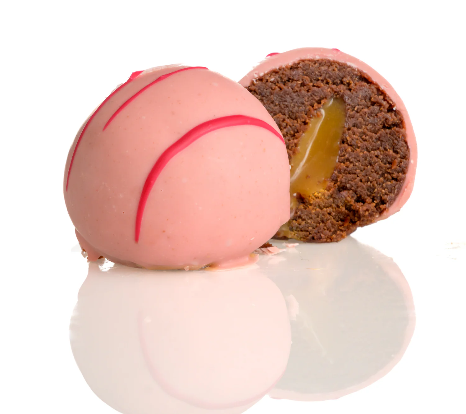 Trøffel romkugle med jordbær karamel fra Selected Gourmet (1 stk)