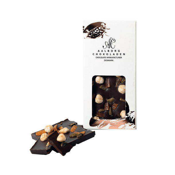 Mrk pladechokolade med ndder og orangestykker