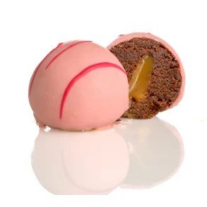 Trffel romkugle med jordbr karamel fra Selected Gourmet (1 stk)