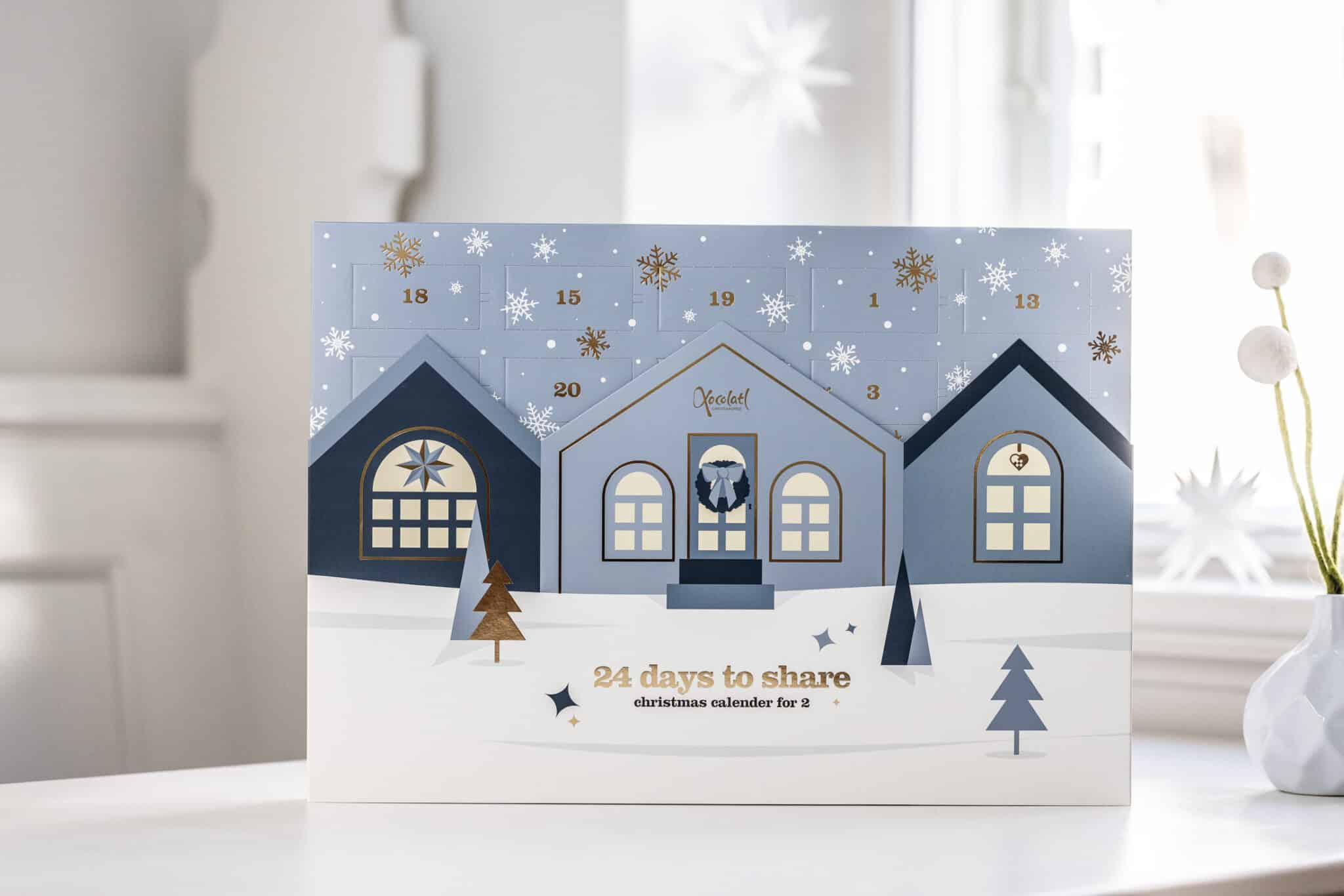 Snow crystal calendar for 2